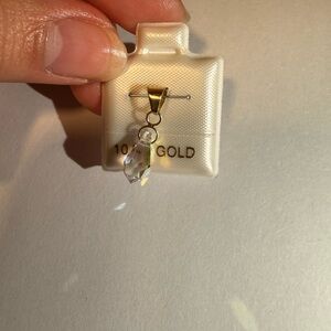 10k gold pendant